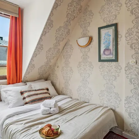 Bnbnova - 1br - Eiffel Tower & Faubourg Apartament